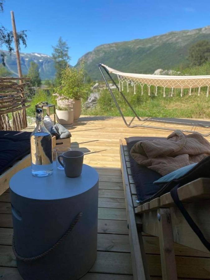 Sauefjoset - Idyllisk Gardstun Fra 1800-Tallet Skjak ภายนอก รูปภาพ
